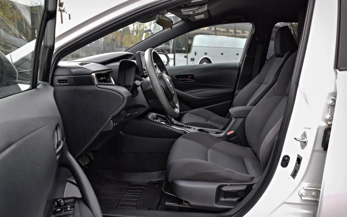 Toyota Corolla cena 63900 przebieg: 230000, rok produkcji 2019 z Boguchwała małe 529